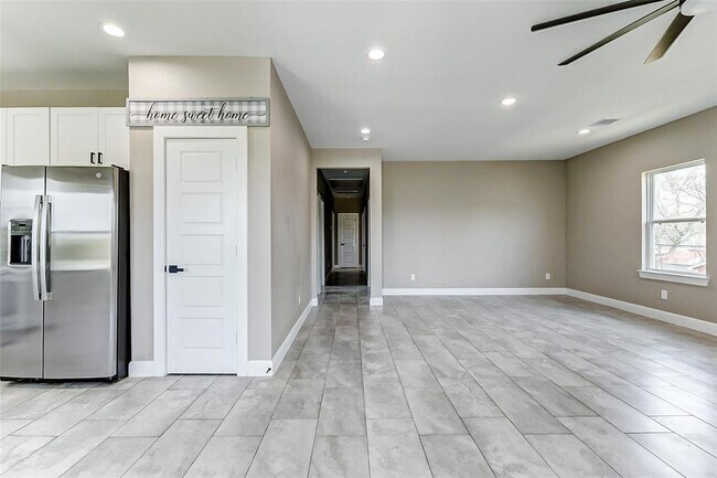 Foto del edificio - 5854 Southville St