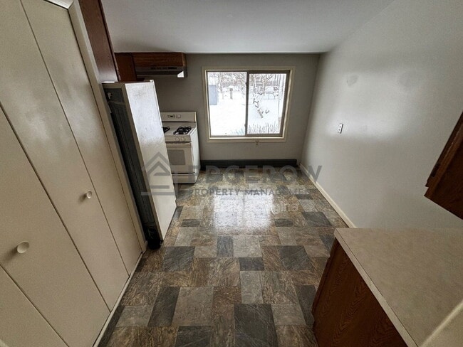 Foto del edificio - 136 Centennial St