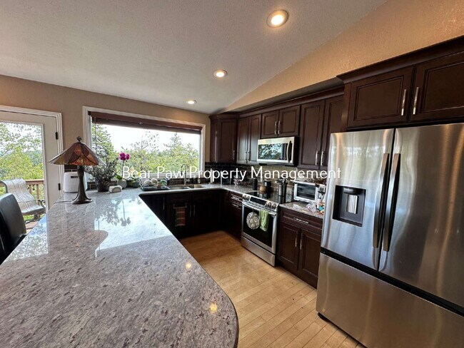 Building Photo - Charming 3-Bedroom Retreat with 2 Full Baths in Evergreen