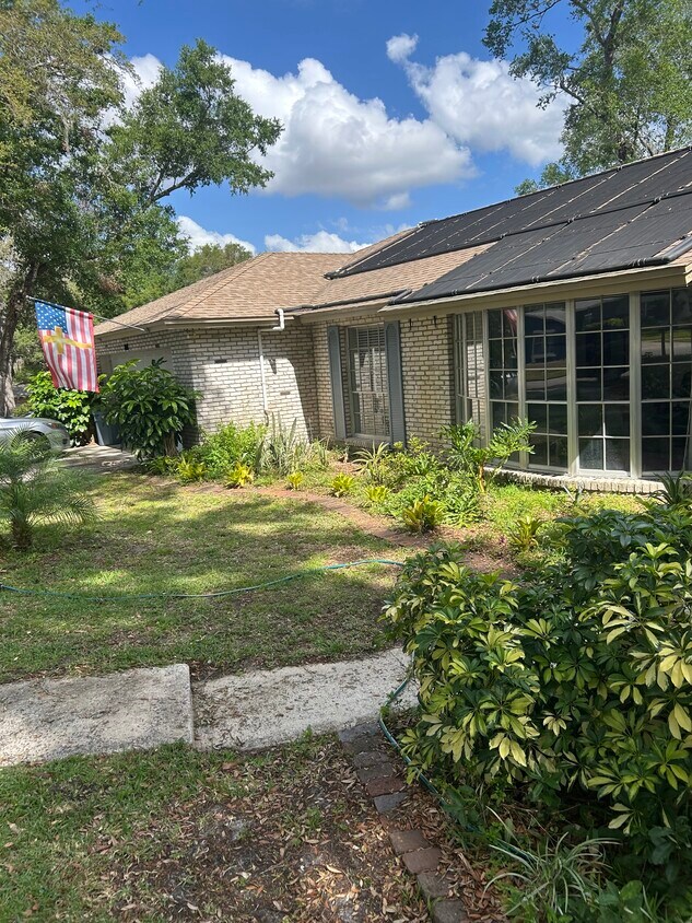 Primary Photo - 107 Bayberry Rd