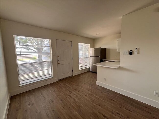 Foto del edificio - 4712 Depew Ave