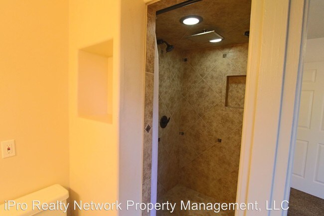 Building Photo - 3 br, 2 bath House - 1407 West 450 North
