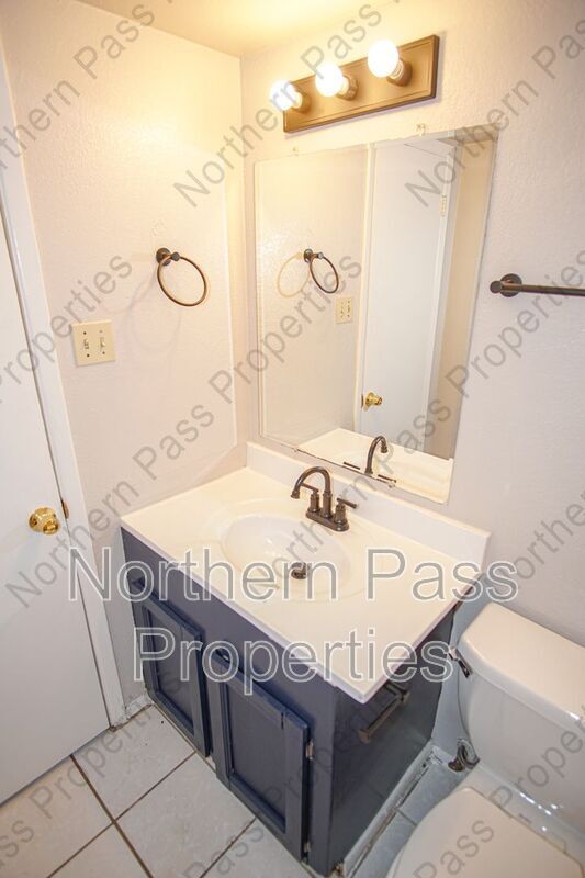 Building Photo - 6701 Escondido Dr