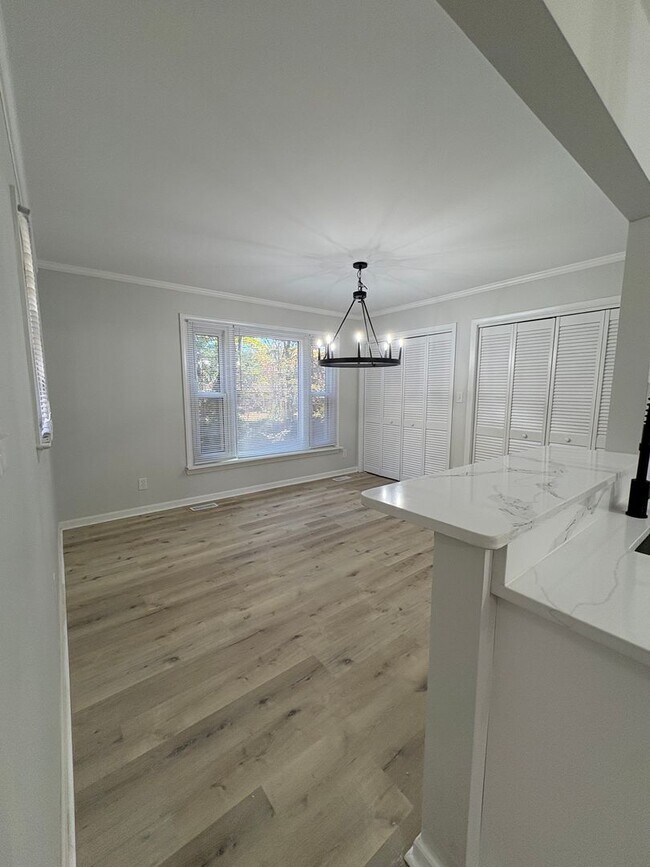 Foto del edificio - 3 bedroom/ 2 bathroom Newly renovated single family house