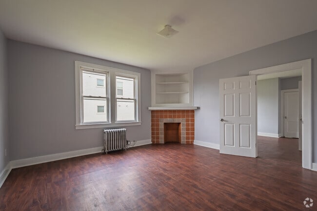 Building Photo - 2114 Bedford Ave