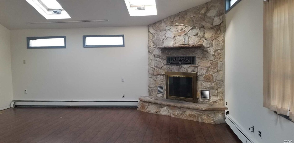 Foto principal - 201 Whitehall Blvd