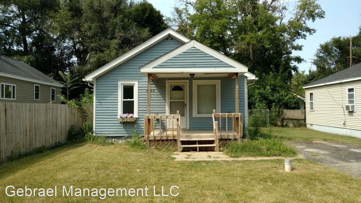 Primary Photo - 2512 E Bristol Rd