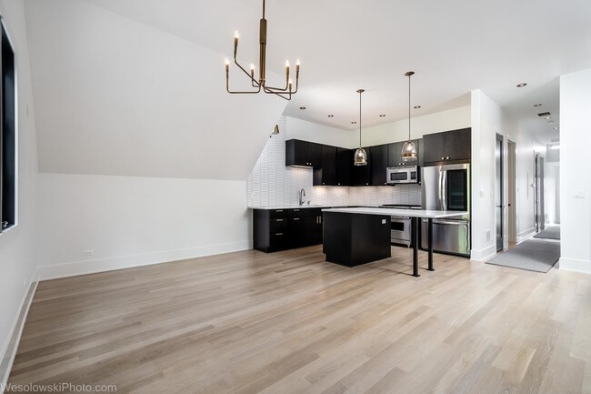 Foto del edificio - 2041 W Cuyler Ave