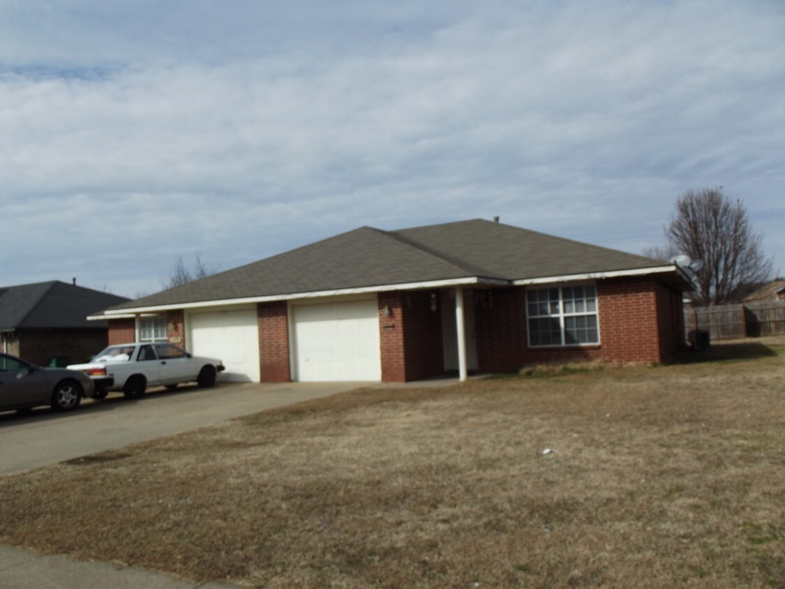 3118 Stagecoach Ave, Springdale, AR 72764 Condo for Rent in