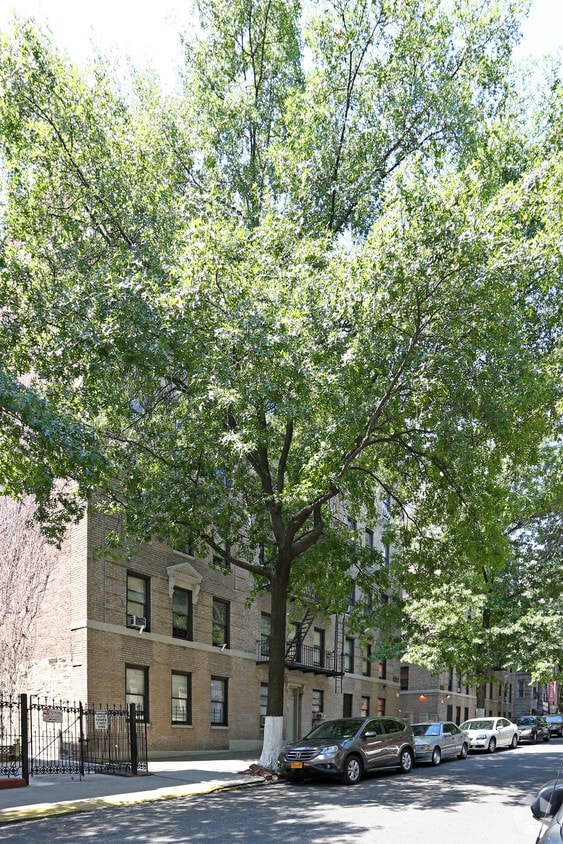 Building Photo - 456 W 148th St