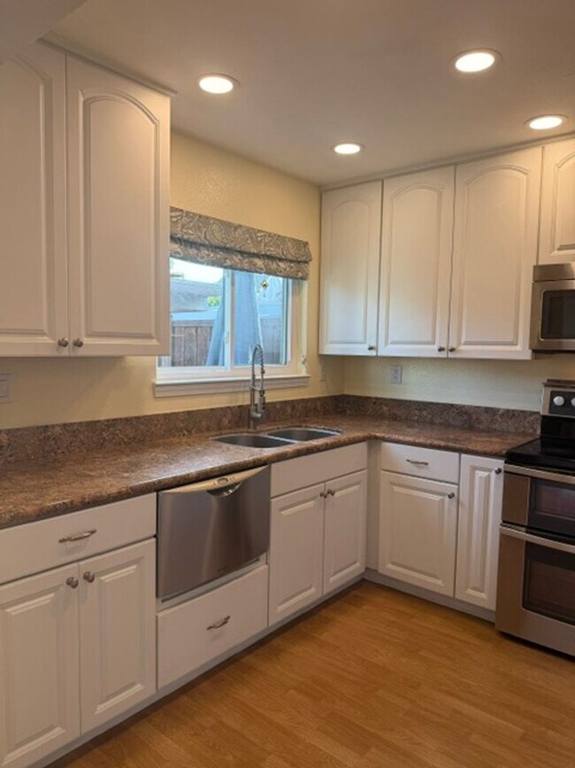 Foto del edificio - Sonoma Racquet Club Circle ~ Gorgeous 2 Bedroom 1.5 Bath in Rohnert Park