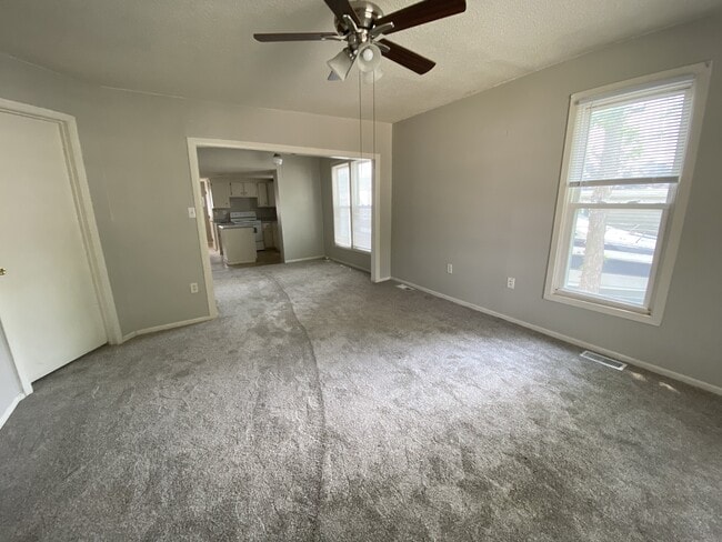 Building Photo - 409 2nd St