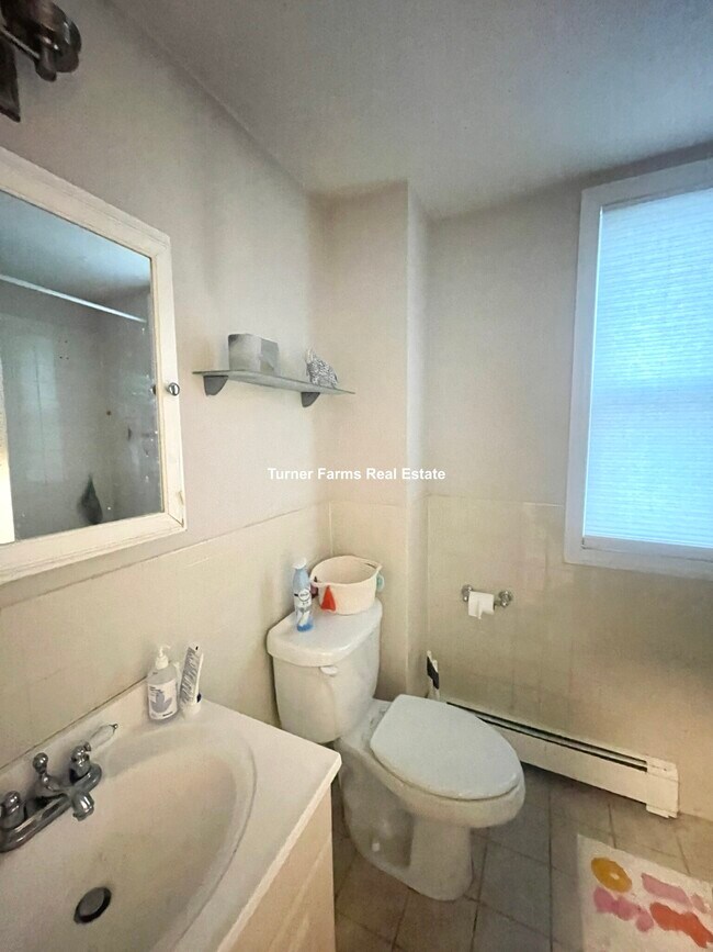 Foto del edificio - 267 E Cottage St