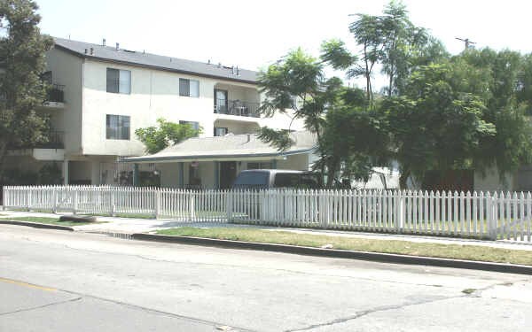 Building Photo - 1132-1138 Junipero Ave