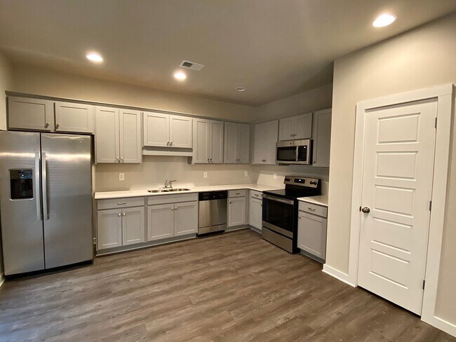 Building Photo - Home for Rent in Jasper, AL...Available to...
