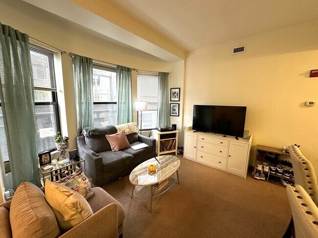 Foto del edificio - 636 Beacon St