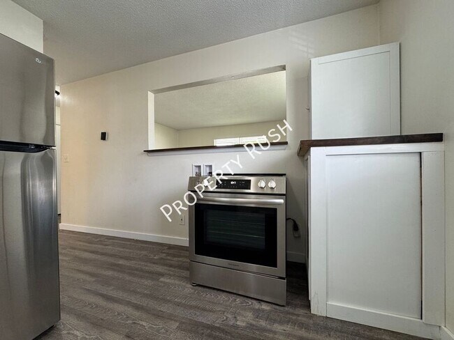 Foto del edificio - 2100 Bennett Ave