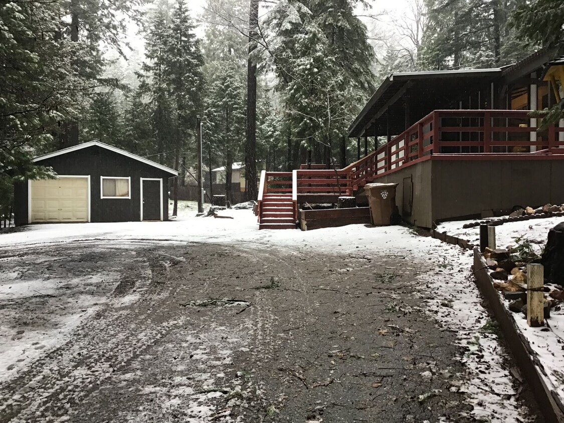 Primary Photo - Large spacious 2Bd manufactured home avail...