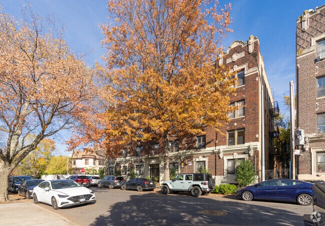 Foto del edificio - 839 E 19th St
