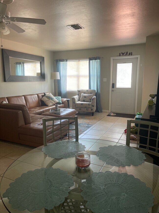 Foto del edificio - 3463 Brink Cir