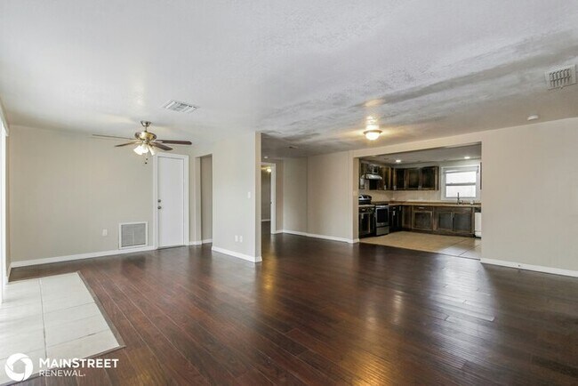 Foto del edificio - 3103 Lloyd Dr