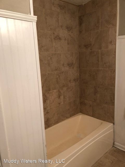 Building Photo - 4 br, 1.5 bath House - 304 Nanney Dr.