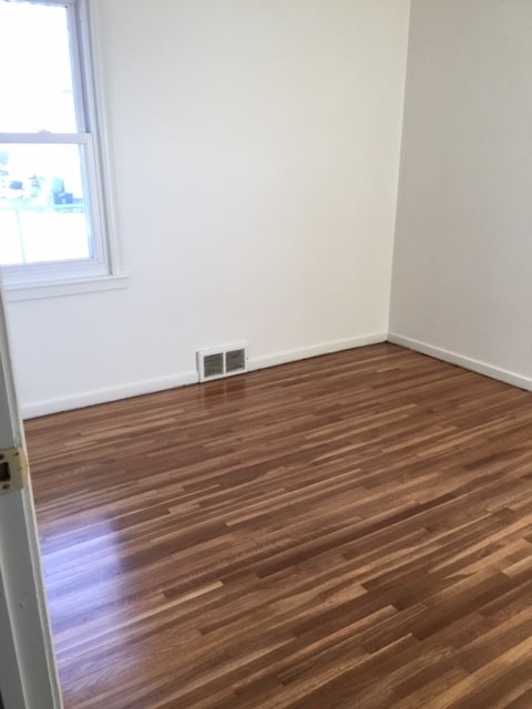 Bedroom #1 - 1672 Ford Pkwy
