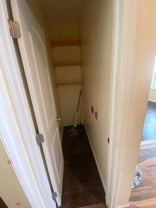 Walk-in pantry - 319 Beach 70th St