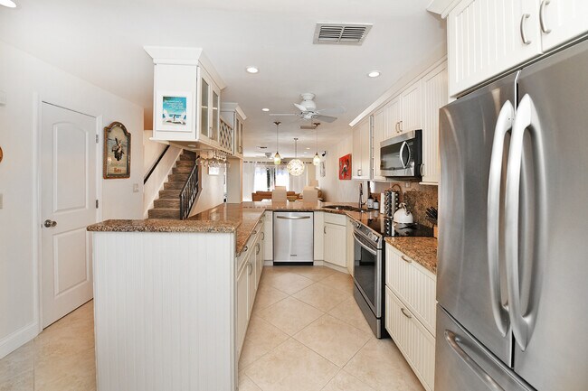 Kitchen - 842 SE 19th Ave
