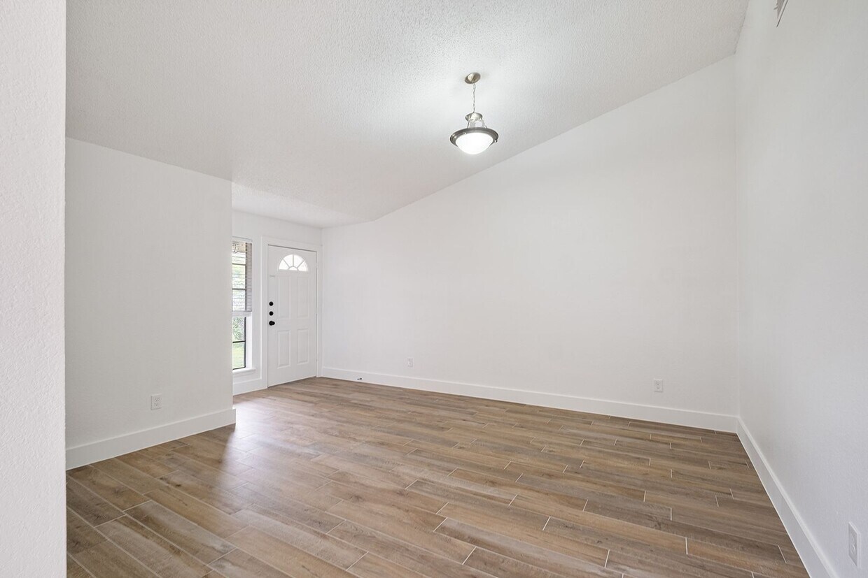 Primary Photo - Modern 2 Bedroom, 1 Bath Duplex with 1-Car...