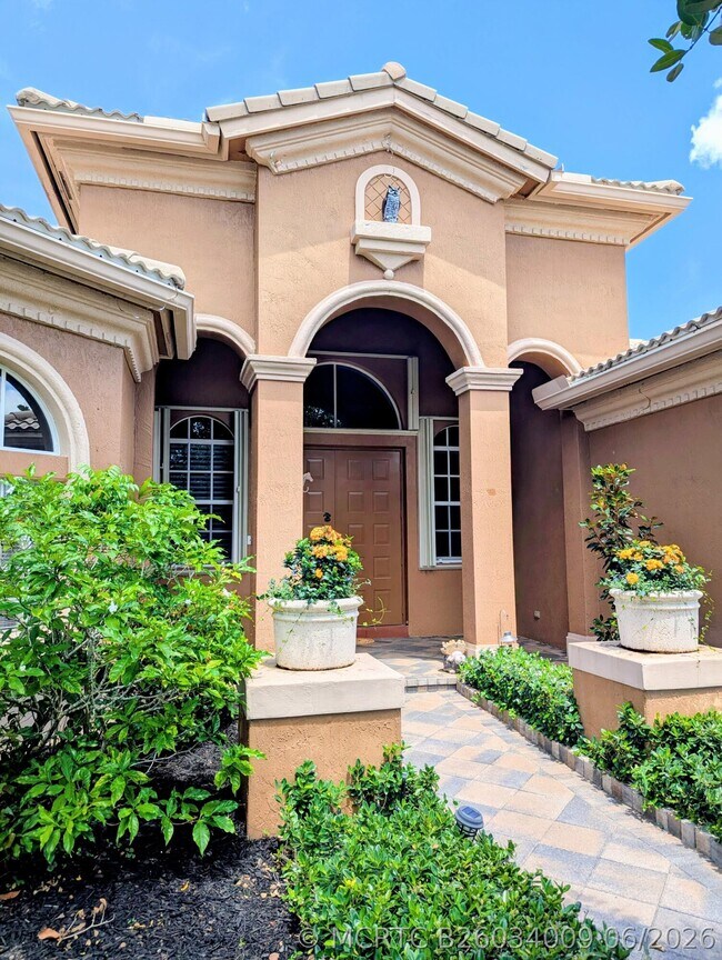 Building Photo - 10640 Oak Meadow Ln