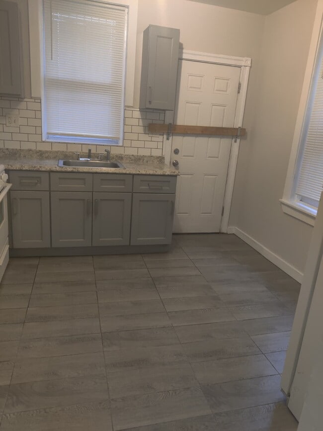 Foto del edificio - 3837 N Darien St