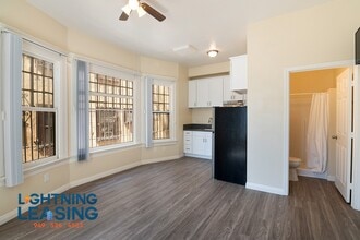 Building Photo - 1015 S Burlington Ave