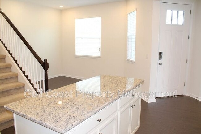 Building Photo - 5026 Sunnyside Ln