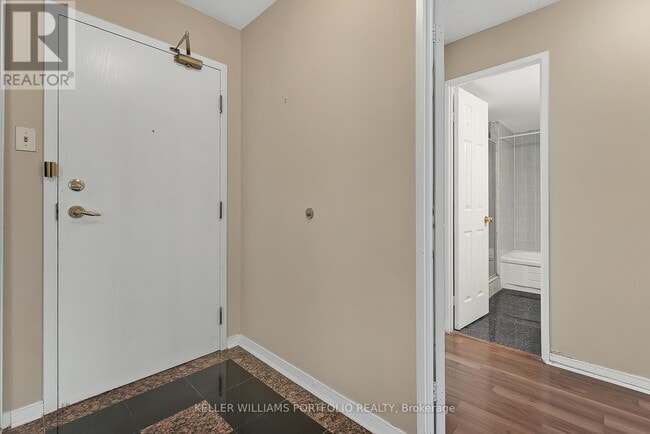 Building Photo - 400 Webb Dr