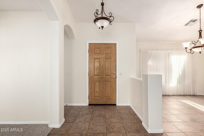 Foto del edificio - 15060 W Monterey Way