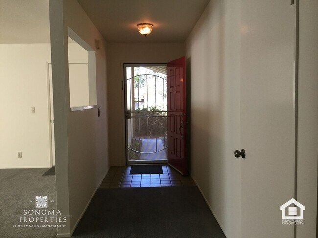 Foto del edificio - 3BD/2BA Eastside Sonoma Home