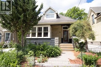 Building Photo - 19 Kitchener Ave