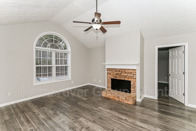 Building Photo - 331 S Red Oak Way