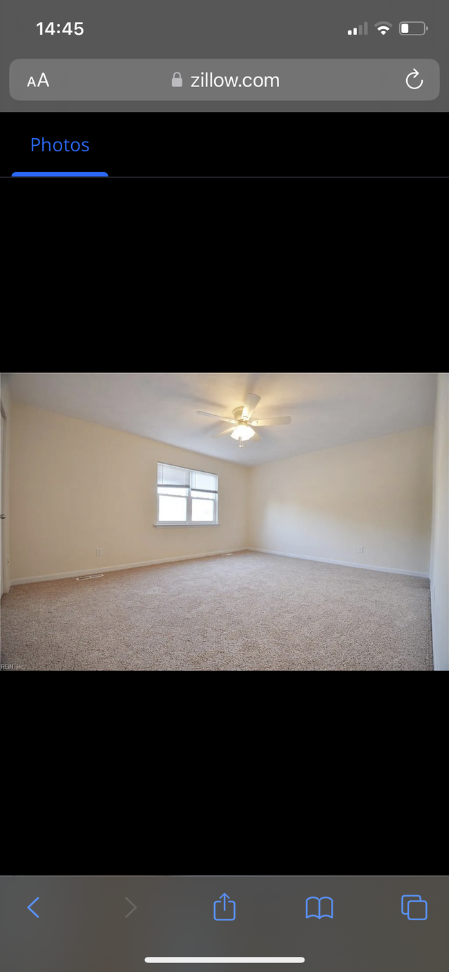 Master bedroom - 815 S Buckingham Ct