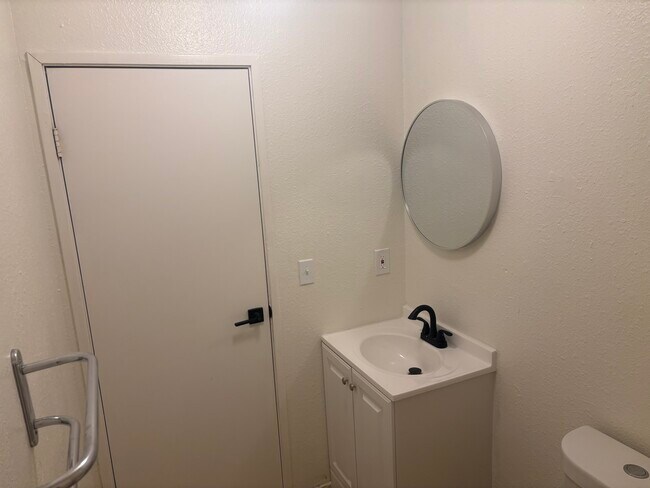 Building Photo - 1909 Gregory St