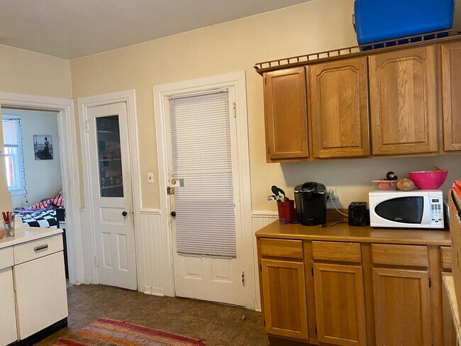 Foto del edificio - 3236 N Bartlett Ave