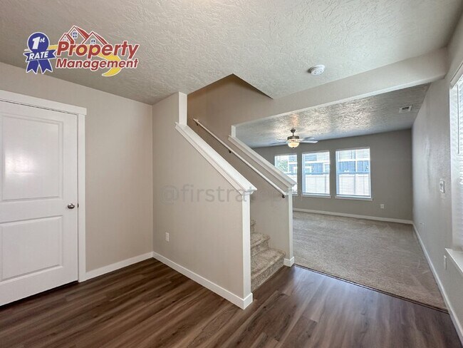Foto del edificio - 5986 S Carlburg Ave