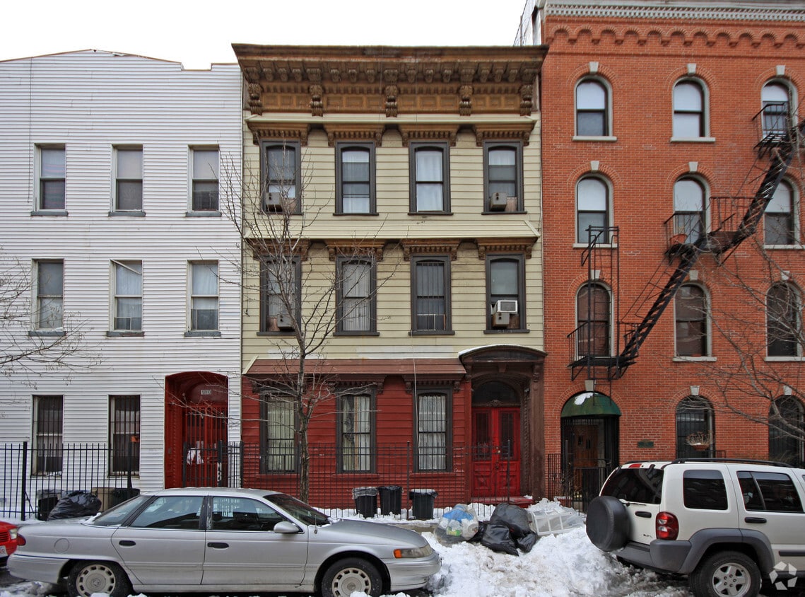 Primary Photo - 178 Meserole St