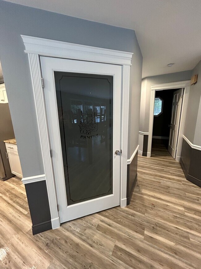 Building Photo - For Rent – Stunning 4-Bedroom NW Contempor...