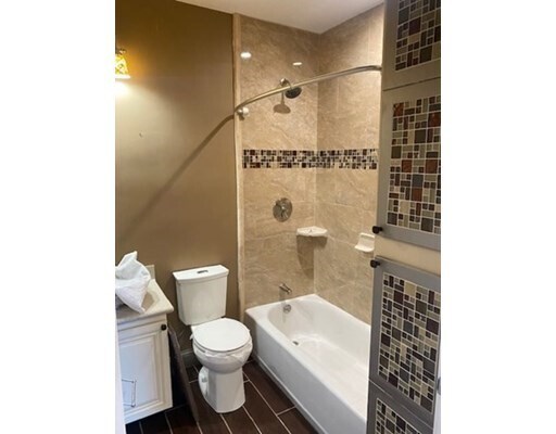 Building Photo - 131 W Concord St