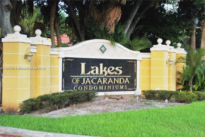 Foto principal - 10709 Cleary Blvd