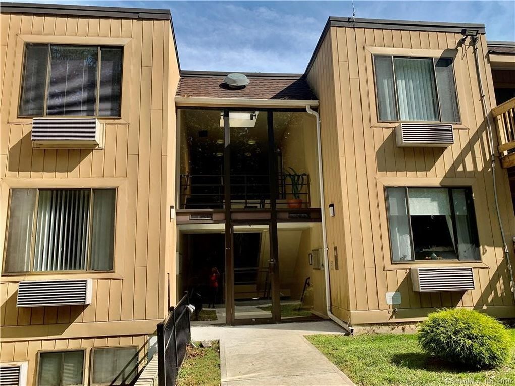 175 Mill Pond Rd Unit 426, Hamden, CT 06514 Condo for Rent in Hamden