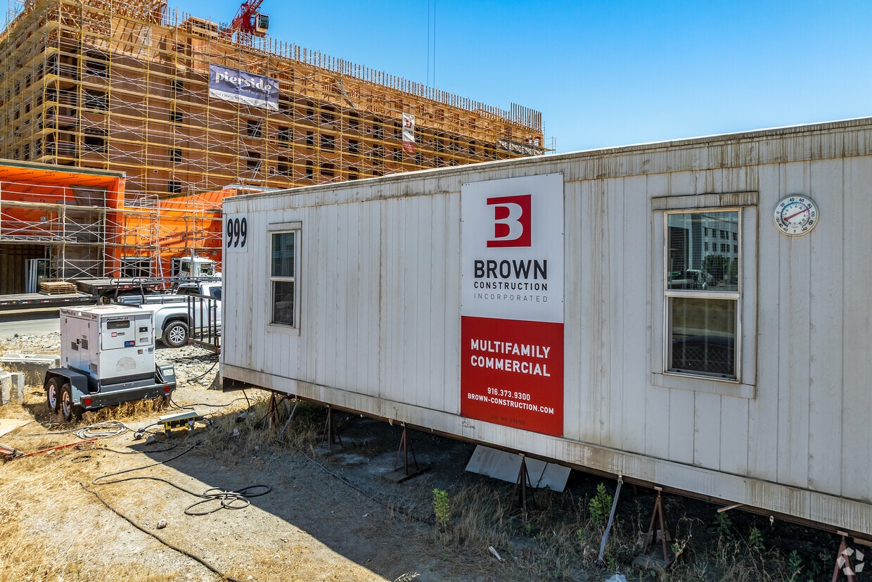 Building Photo - Pierside Apartments