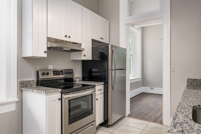 Building Photo - 811 Westover Dr